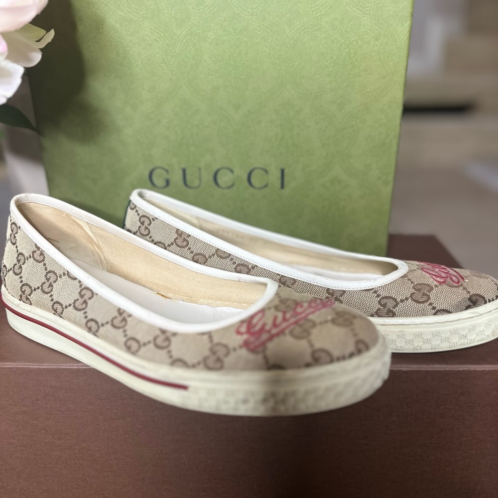 Good Condition Gucci Shoes! Comes with box and dust bag.